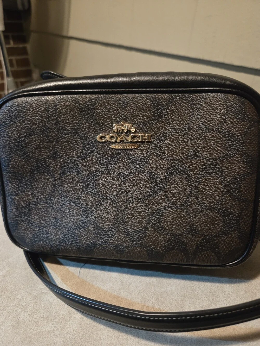 Coach CR135 Signature Canvas Camera Bag Crossbody Brown Black Gold Hardware EUC - Picture 10 of 11